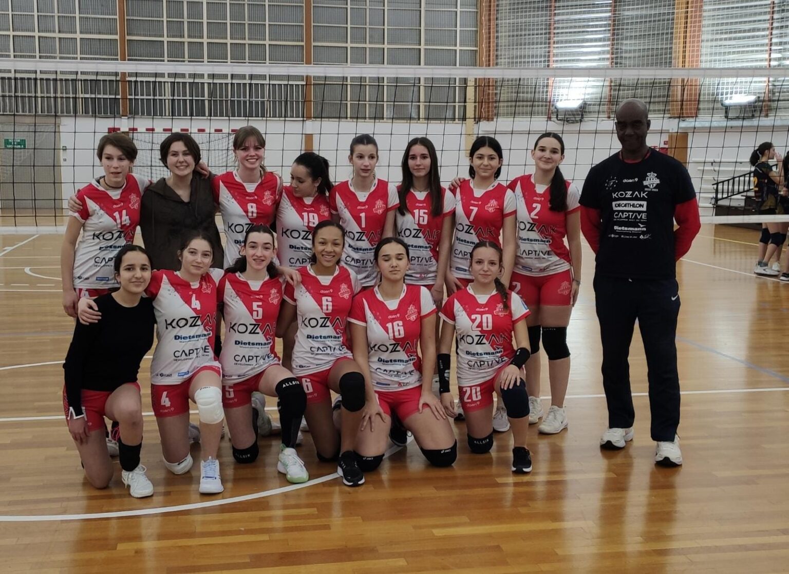 Peabownn Manchons de bras de volleyball pour jeunes 3XS-2XL – Manchons de compression pour bras de volleyball pour femmes et adolescentes Noir, Noir/blanc